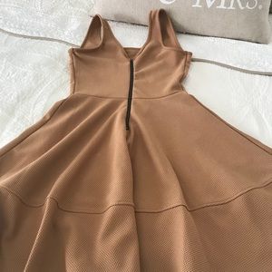 Beautiful Midi dress in a stretchy sturdy fabric
